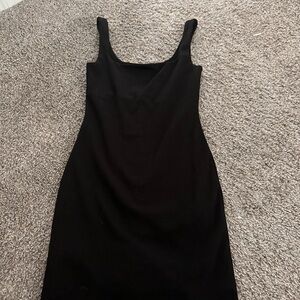 Black basic dress